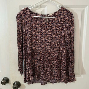 Anthropologie John & Delancey floral Top size large black shirt 3/4 sleeves